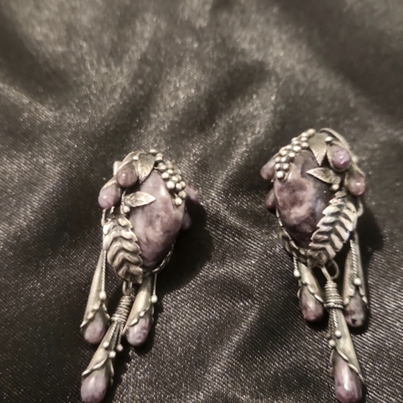 925 SS HANDCRAFTED AMETHYST LARGE DROP EARRINGS W/MANY DETAILS.